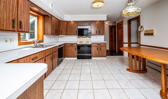 198 N Timber Ln, Cheshire, CT 06410