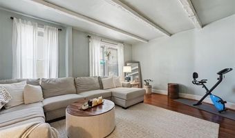 82 E 26TH St, Bayonne, NJ 07002