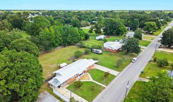 301 E Craig St, Atmore, AL 36502