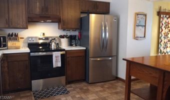 8 Nimbus Dr, Alloway, NJ 07462