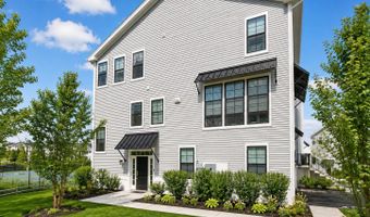 5 Brentwood Cir, Danbury, CT 06810