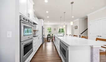 12452 SEA OAKS Ln 5, Berlin, MD 21811