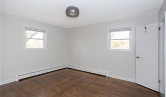 11 Granada Ter, Middletown, RI 02842