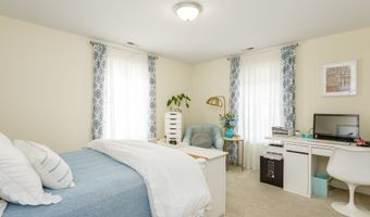42 Chestnut St 11, Bethel, CT 06801