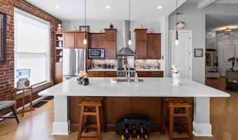 7 Alby St 2, Alton, IL 62002