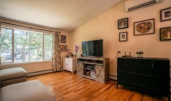 28 Clark Mill St, Coventry, RI 02816