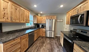 1706 Oak Knoll Dr NE, Alexandria, MN 56308