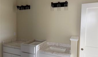 1018 Bluestem Cir, Baldwin City, KS 66006