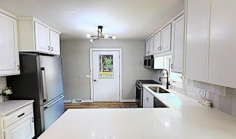 1415 W WASHINGTON St, Appleton, WI 54914
