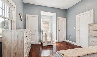 77 Drift Rd, Belford, NJ 07718