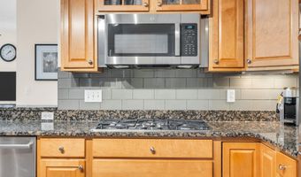 4 Faulkners Pl, Barnegat, NJ 08005
