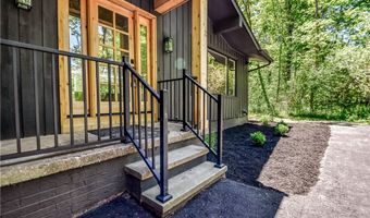 19121 Brewster Rd, Aurora, OH 44202