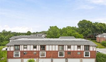 929 Claytonbrook Dr 2, Ballwin, MO 63011