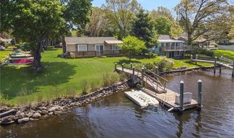 106 N River Dr, Narragansett, RI 02882