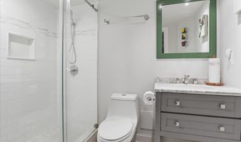 2147 S OAKLAND St, Arlington, VA 22204
