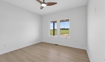 422 NE Lakota Dr, Adrian, MO 64720