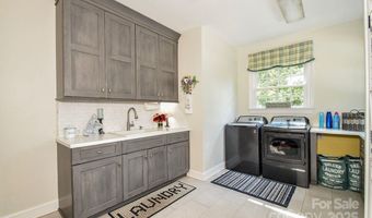 711 Yadkin St, Albemarle, NC 28001