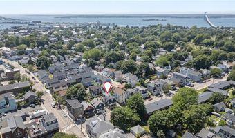 6 Pond Ave, Newport, RI 02840