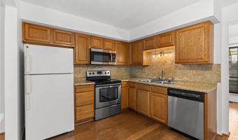 2332 Hidden Meadow Ln, Ballwin, MO 63021