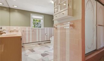 16 Old Simmonsville Rd, Johnston, RI 02919