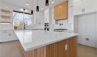 727 NE 2nd St, Bentonville, AR 72712