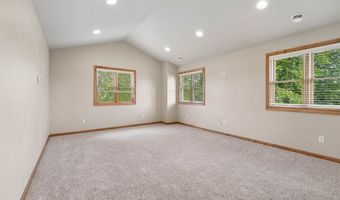 4226 E APPLESEED Dr, Appleton, WI 54913