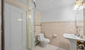 103 Nassau Dr, Albertson, NY 11507