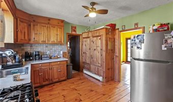 66 Earl Ave, East Providence, RI 02915