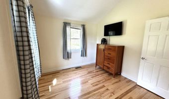 144 Lake Morey Rd, Bradford, VT 05033