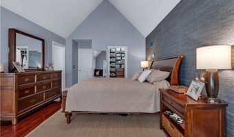 35 TIMBERLAND Dr, Lincoln, RI 02865