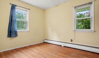 13 Governors Ln, Bethel, CT 06801