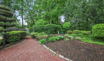 221 Lloyd Rd, Aberdeen, NJ 07747