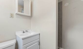 130 W Broadway, Bangor, ME 04401
