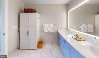 925 N FAIRFAX St 804, Alexandria, VA 22314