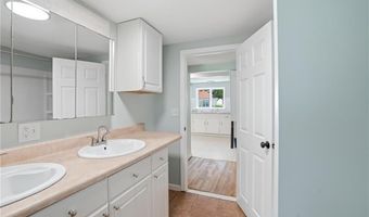 38 Franklin St, East Providence, RI 02915