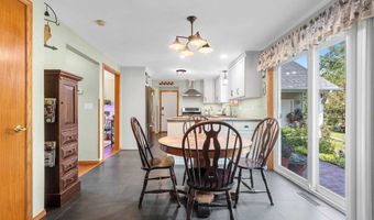 N254 MEADOWBREEZE Court, Appleton, WI 54915