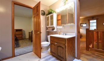5557 Schuetz Ln, Alhambra, IL 62001