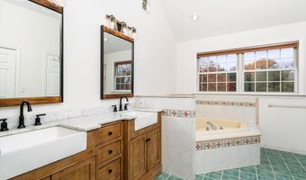 20 Yeger Dr, Allentown, NJ 08501