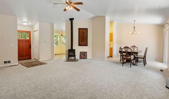 527 SW Forest Grove Dr, Bend, OR 97702