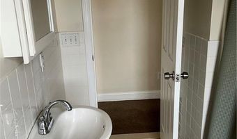 575 Main St 2B, East Greenwich, RI 02818