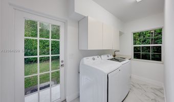 52 Camden Dr, Bal Harbour, FL 33154