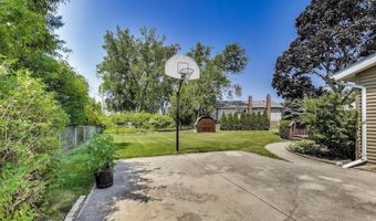 206 W Hintz Rd, Arlington Heights, IL 60004
