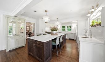 11005 Park Rd, Anchorage, KY 40223