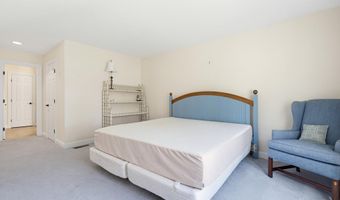 9 Pebble Beach Dr, Bedford, NH 03110