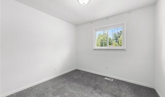 794 Robinhood Dr, Aurora, OH 44202