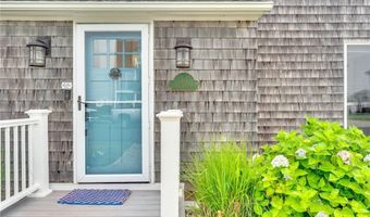 10 Calef Ave, Narragansett, RI 02882