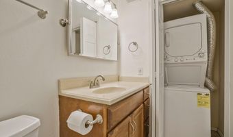 3308 WYNDHAM Cir 321, Alexandria, VA 22302