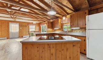 160 Pinkhams Cove Rd, Belgrade, ME 04917