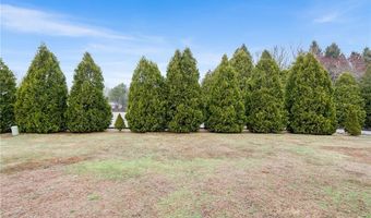 40 Kingsland Ct 2B, Charlestown, RI 02813