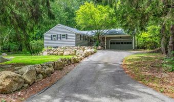 325 Shady Hill Dr, East Greenwich, RI 02818